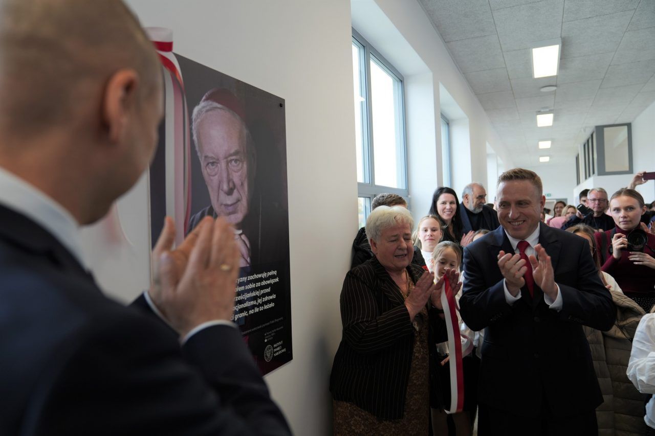 Nasutów: Otwarto edukacyjną ścieżkę historyczną IPN w Szkole Podstawowej w Nasutowie