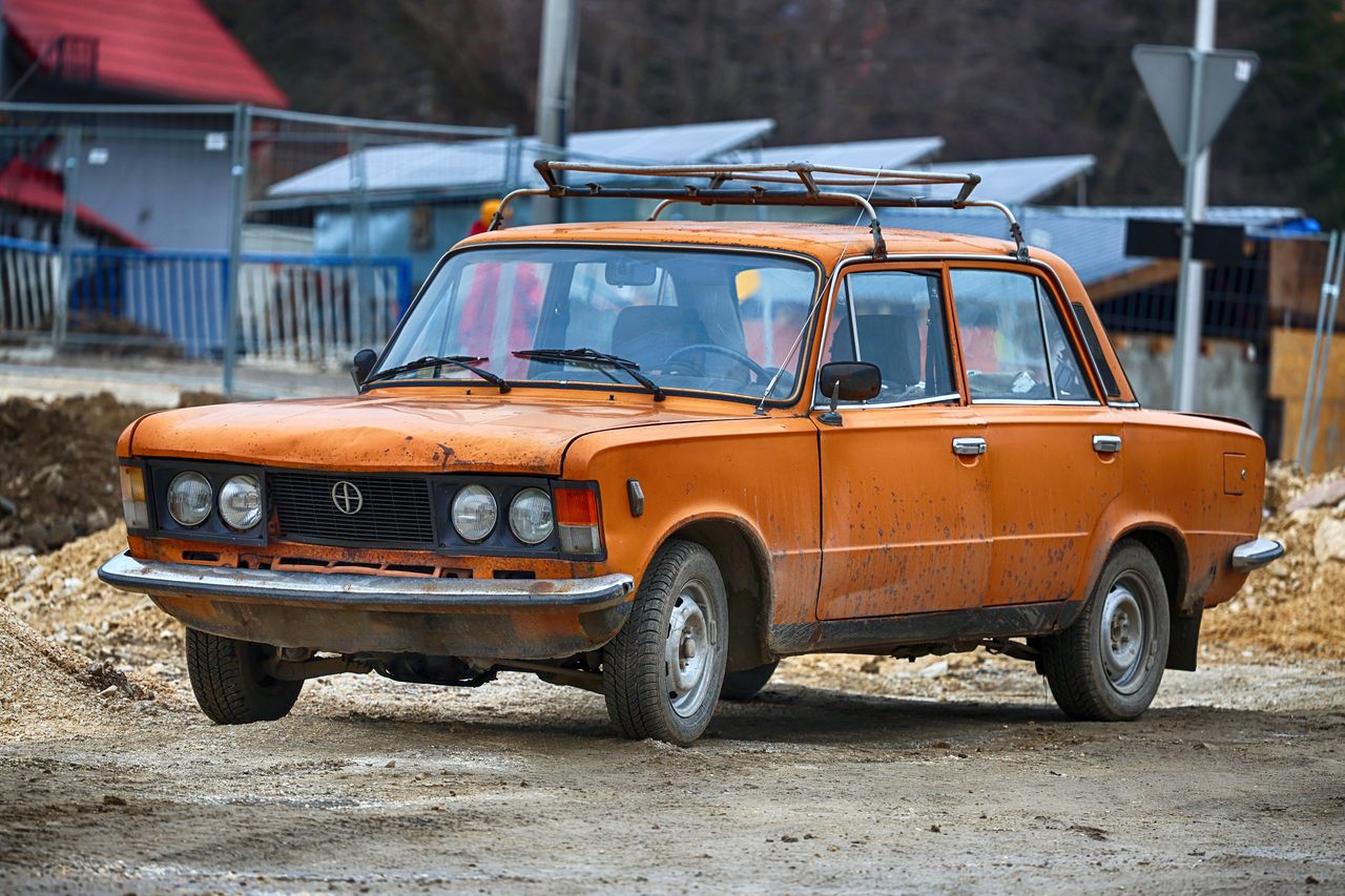 Sępólno Krajeńskie: Motoryzacyjny grill w Muzeum PRL. Atrakcją zabytkowe i unikatowe samochody