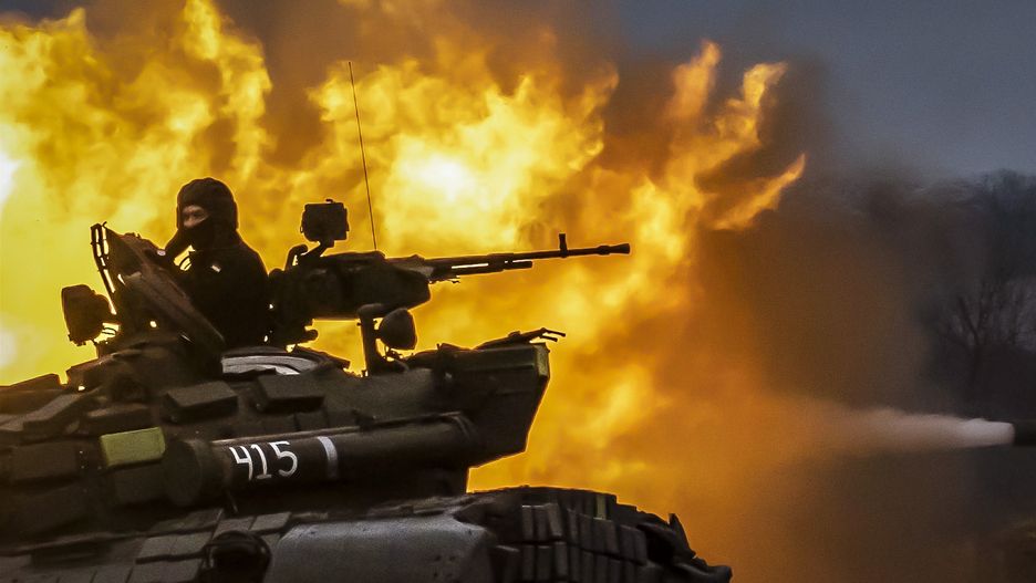 ZAPORIZHZHIA, UKRAINE - MARCH 29: A Ukrainian soldier on a tank performs firing practice at special shooting range near the frontline area amid Russia-Ukraine war, in Zaporizhzhia, Ukraine on March 29, 2023. (Photo by Muhammed Enes Yildirim/Anadolu Agency via Getty Images)