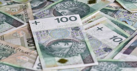 Wygrywa wybory od ponad 30 lat. Zarabia więcej od Trzaskowskiego
