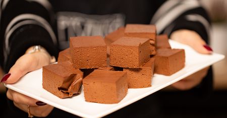 Czekolada i nietypowy owoc. Tylko tyle wystarczy, by wyczarować pyszne brownie