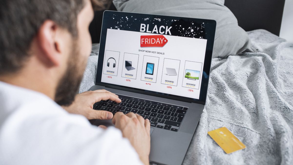 Polacy mniej wydają na Black Friday przez internet