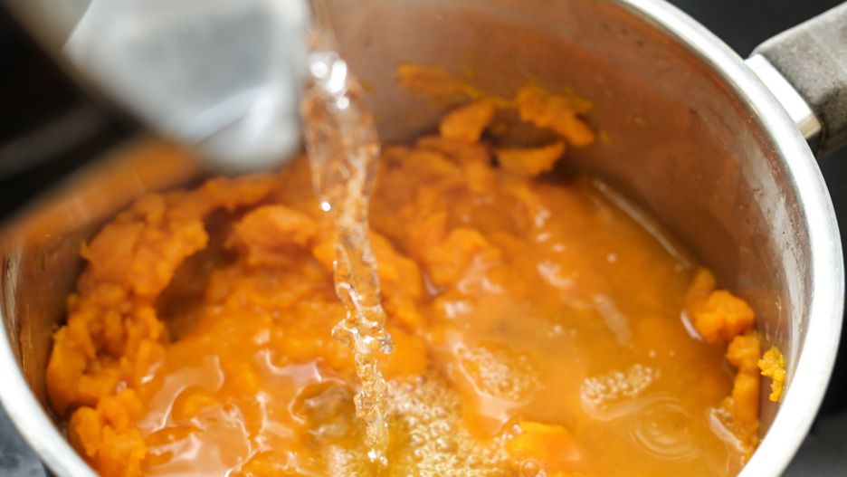 Dobrze zbilansowana dieta chroni przed niedoborami witamin, w tym witaminy A