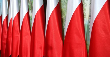 Flaga w każdej gminie. Rząd zrealizuje obietnicę
