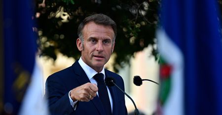 Macron nie wierzy Putinowi. "Patrzę na sytuację i fakty"