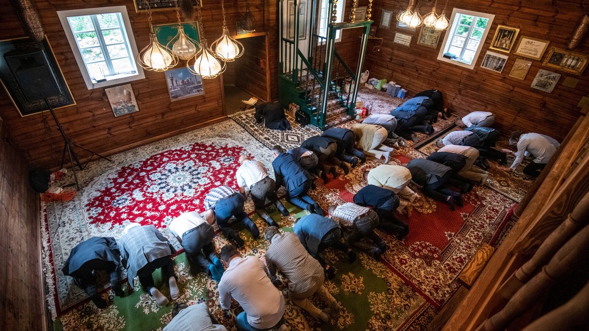 wierni
Michał Zieliński
islam, Kurban Bajram, meczet, modlitwa, muzułmanie, religia, religijna, wiara, wierni, kruszynianach