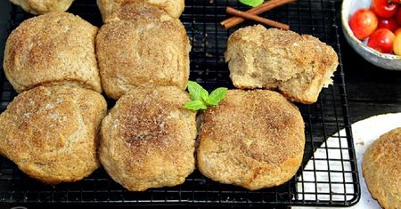 Orkiszowe bułeczki z cynamonem. Zamiast sklepowego pieczywa