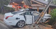 Auto wjechało w cukiernię. Groźne chwile w Zakopanem