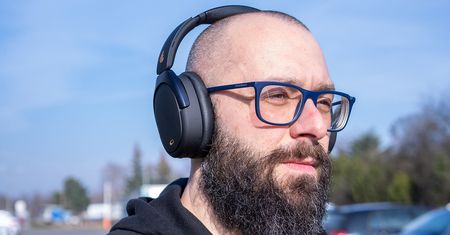 Premium po taniości? Testujemy słuchawki Bluetooth Edifier WH950NB