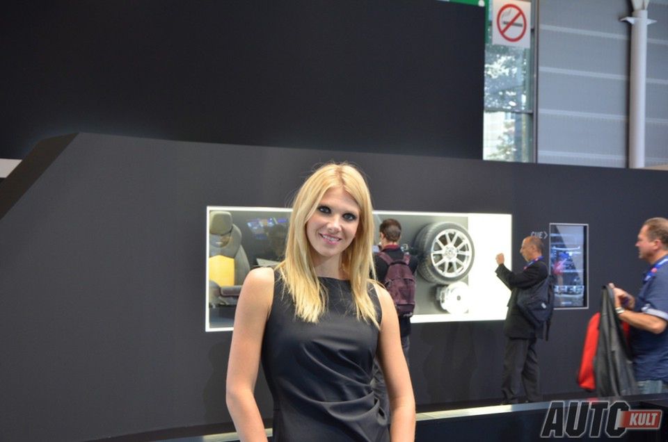 Hostessy z Paris Motor Show 2012 [galeria] 117