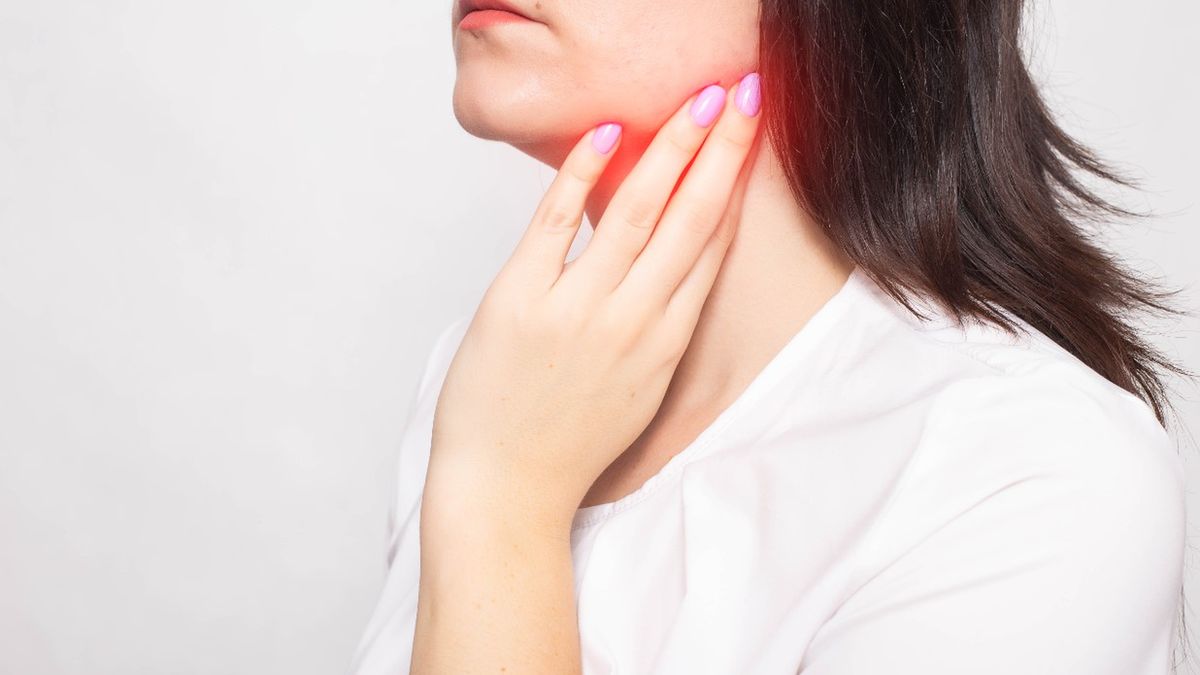 Ostre zapalenie węzłów chłonnych jest częstą komplikacją niektórych infekcji bakteryjnych, dotykających węzłów chłonnych.