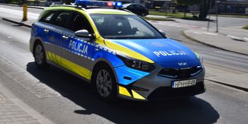 Sochaczew: Policyjny radiowóz pogryziony podczas interwencji