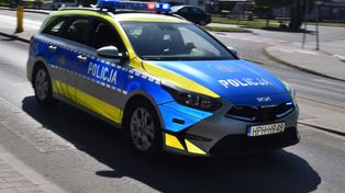 Sochaczew: Policyjny radiowóz pogryziony podczas interwencji