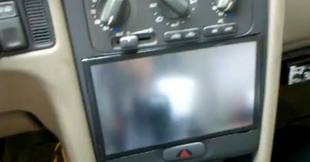 Jak zintegrować Volvo S70 z Asusem PC 900A? [wideo]
