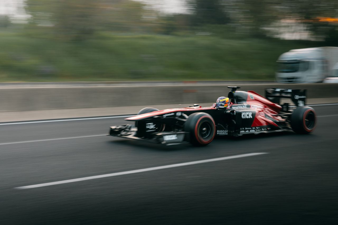 Alfa Romeo wzięła bolid F1 na przejażdżkę po publicznych drogach