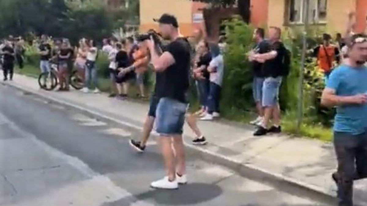 Pod komisariatem w Lubinie trwają protesty