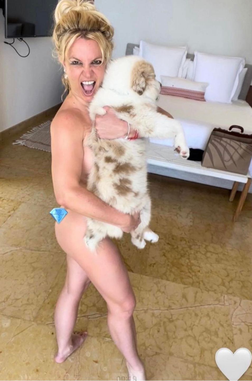 Britney Spears pozuje nago z psem