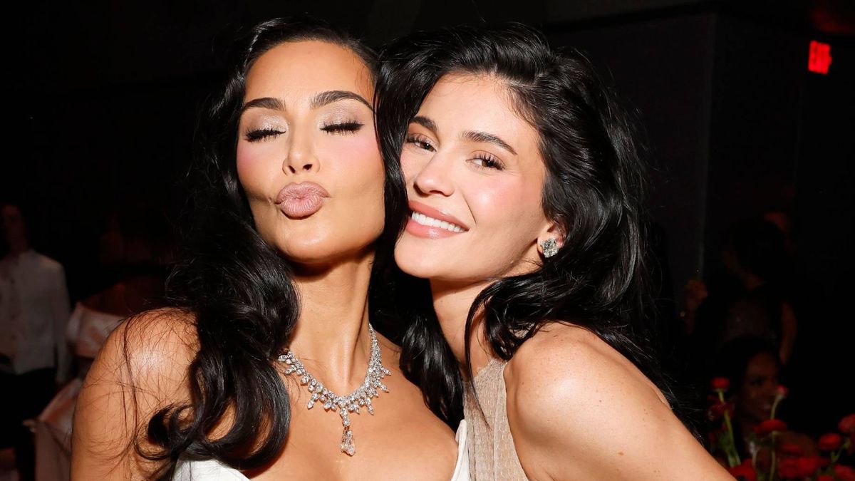 Kim Kardashian i Kylie Jenner sprzedają kalendarze adwentowe
