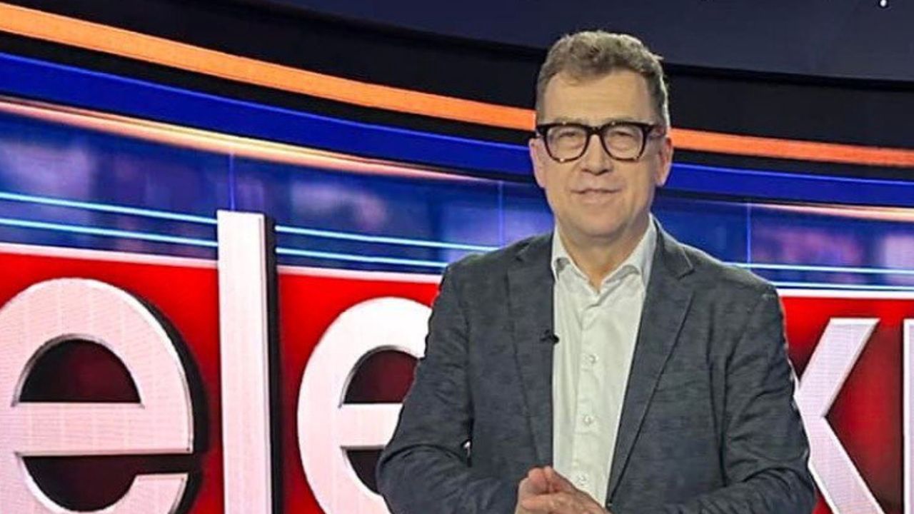 Maciej Orłoś w studio "Teleexpressu"