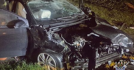 Pościg ulicami Wałbrzycha. Pijany kierowca na koniec dachował