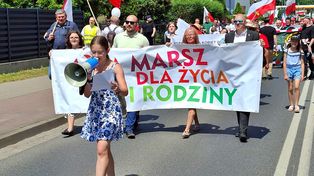 Ponad 200 osób przeszło ulicami Oleśnicy w Marszu dla Życia i Rodziny