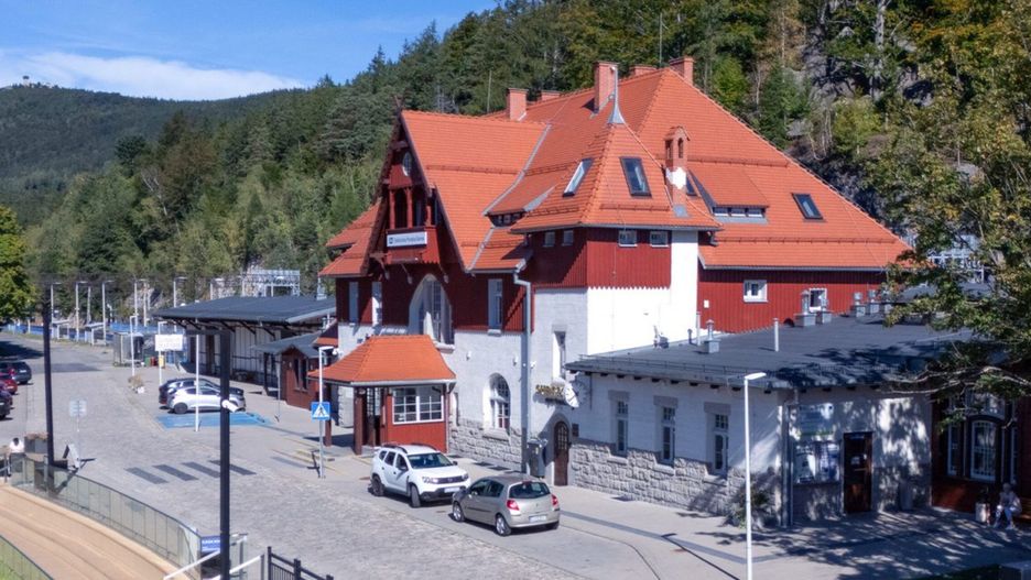 Dworzec Szklarska Poręba Górna  (fot. PKP SA)