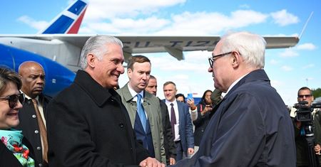Rosjanie z wizytą na Kubie. "USA mają obsesję"