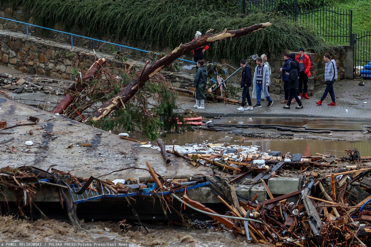 Zamieszanie z liczbą ofiar powodzi. Pojawiły się sprzeczne informacje