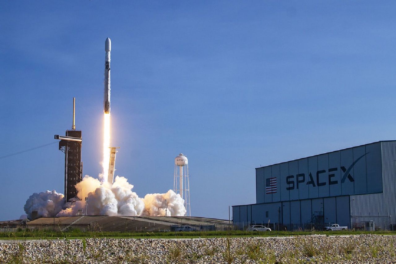 SpaceX i Elon Musk z kolejną próbą. Już dziś możliwy start misji Starlink-13