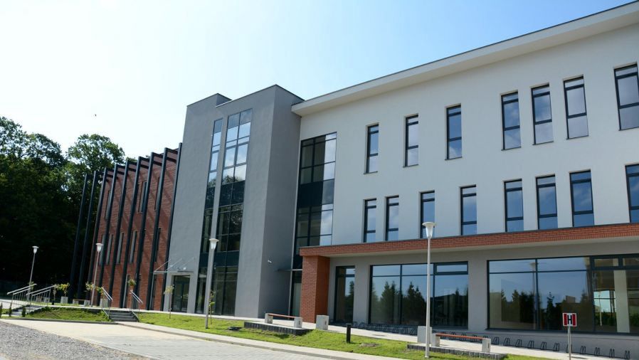 Zamknięte szkoły. Łopszno. Koronawirus w Powiatowym Zespole Szkół