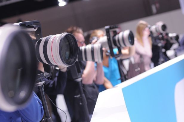 Fotografia po trzęsieniu ziemi - w oczekiwaniu na podwyżki? 1
