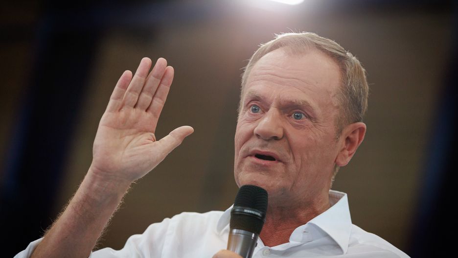Kłodzo, 19.06.2023. Przewodniczący PO Donald Tusk podczas spotkania z wyborcami Kłodzku, 19 bm. (jm) PAP/Tomasz Golla