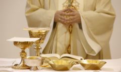 Przeszukania w kurii w Sosnowcu. Co ujawnili śledczy?