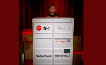 W kampanii DPD Polska "Kurier Mateusz" tłumaczy, jak działają automaty paczkowe