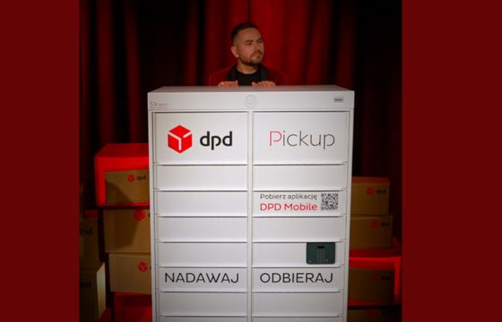 W kampanii DPD Polska "Kurier Mateusz" tłumaczy, jak działają automaty paczkowe