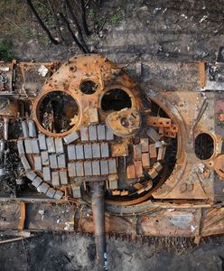 Wojna w Ukrainie. Palą ich ze sprzętem. Rosjanie nie nadążają wywozić zwłok [RELACJA NA ŻYWO]