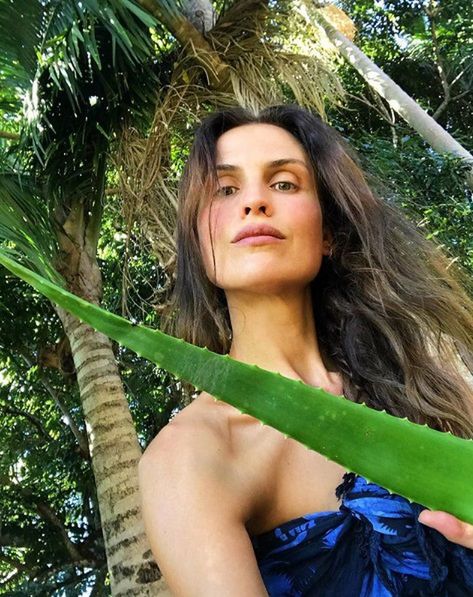 Abigail O'Neill ma 44 lata, wygląda na połowę młodszą