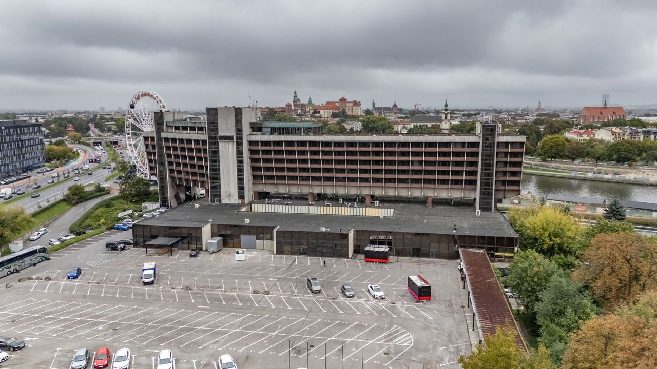 Kraków: Hotel Forum zostanie wpisany do rejestru zabytków? Jednoznaczne stanowisko Narodowego Instytutu Dziedzictwa