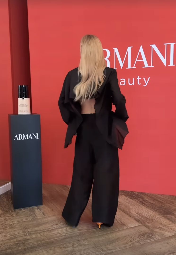 Julia Kuczyńska na evencie Armaniego.