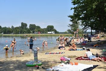 Na tym kąpielisku w Rybniku ochłodzisz się za darmo, ale za parking już zapłacisz. Miasto wprowadza nowe opłaty