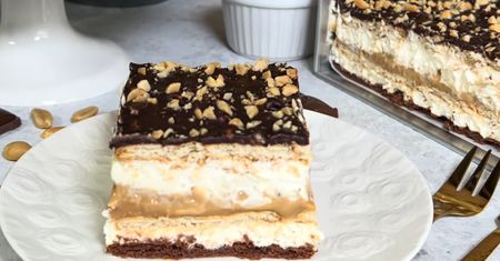 Batonik uwielbiają wszyscy. Ciasto o jego smaku jest jeszcze lepsze