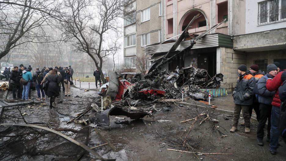 At least 18 people killed after helicopter crashes in Brovary, near Kyiv
epa10412991 The scene of a helicopter crash in Brovary, near Kyiv, Ukraine, 18 January 2023. At least 18 people died, including three children, after a helicopter crashed near a kindergarten and a residential building in the city of Brovary, Oleksiy Kuleba, the head of Kyiv Regional Military Administration wrote on telegram. 'Among them are Minister of Internal Affairs of Ukraine Denys Monastyrskyi, his first deputy Yevhen Yenin, State Secretary of the Ministry of Internal Affairs Yuri Lubkovych, their assistants and the helicopter crew.', stated President of Ukraine Volodymyr Zelensky.  EPA/SERGEY DOLZHENKO 
Dostawca: PAP/EPA.
SERGEY DOLZHENKO