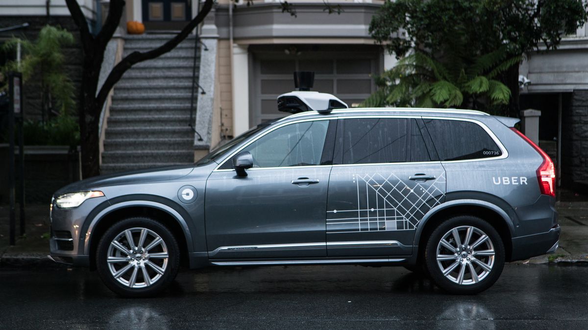 Autonomiczne volvo na ulicach San Francisco.