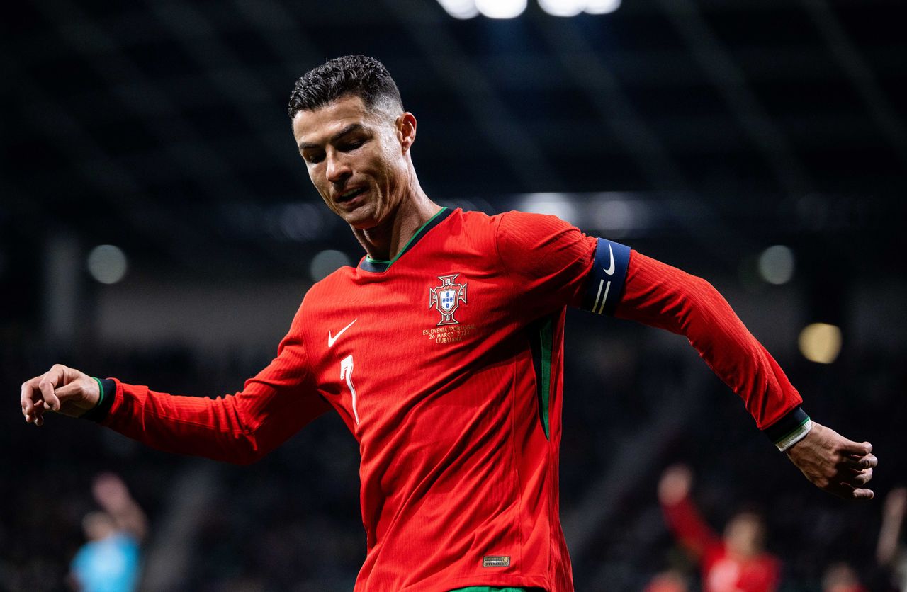 Łóżko Cristiano Ronaldo wystawione na sprzedaż. Cena nie przeraża