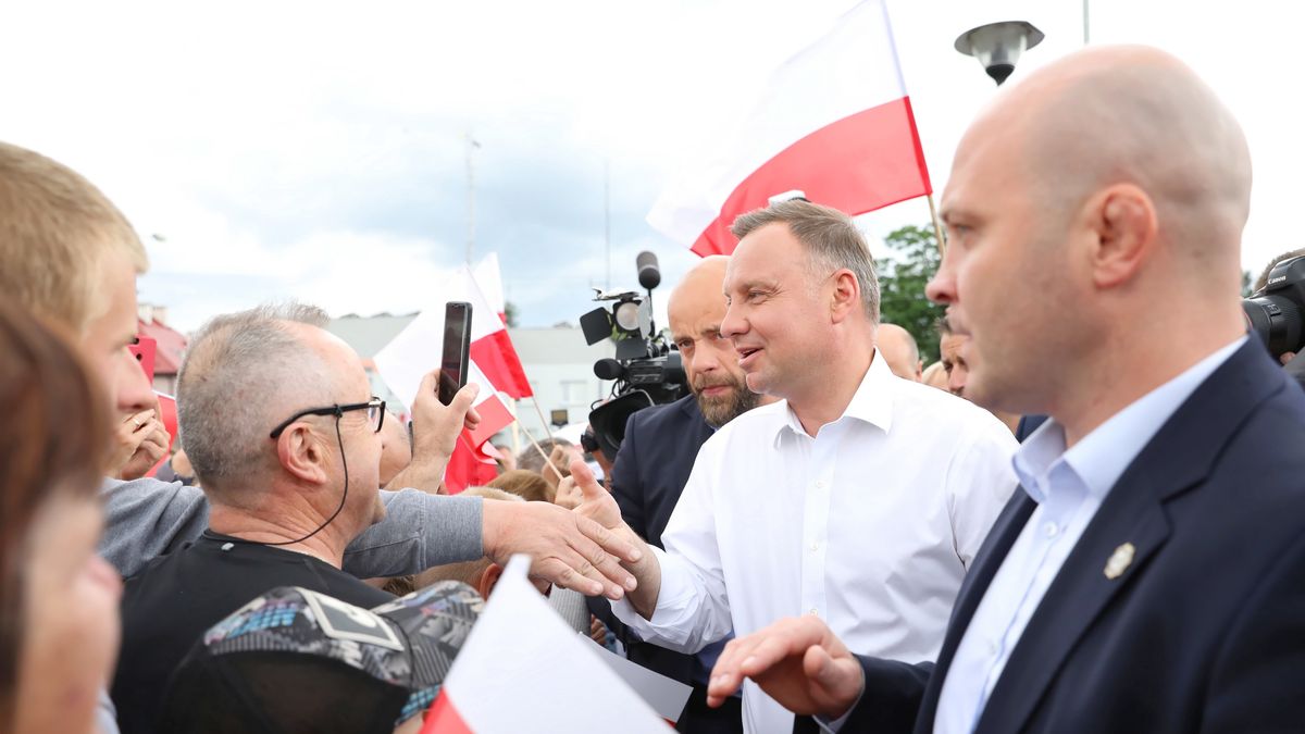 W czasie kampanii obecny prezydent położył na stole kosztowne obietnice. 