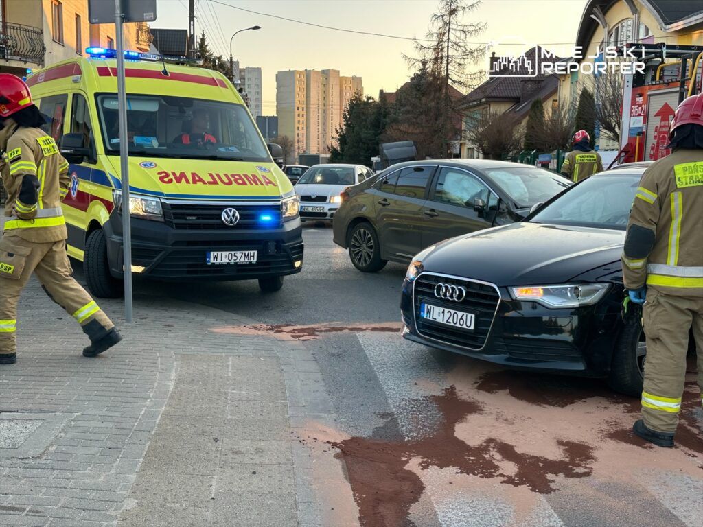 Zderzenie trzech aut na Targówku. Jeden kierowca uciekł pieszo