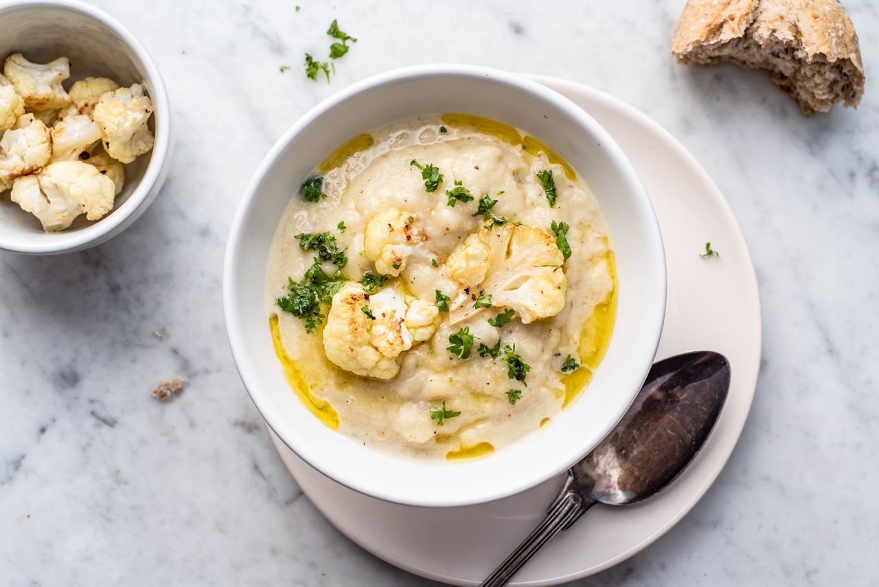 Zupa kalafiorowa z krewetkami