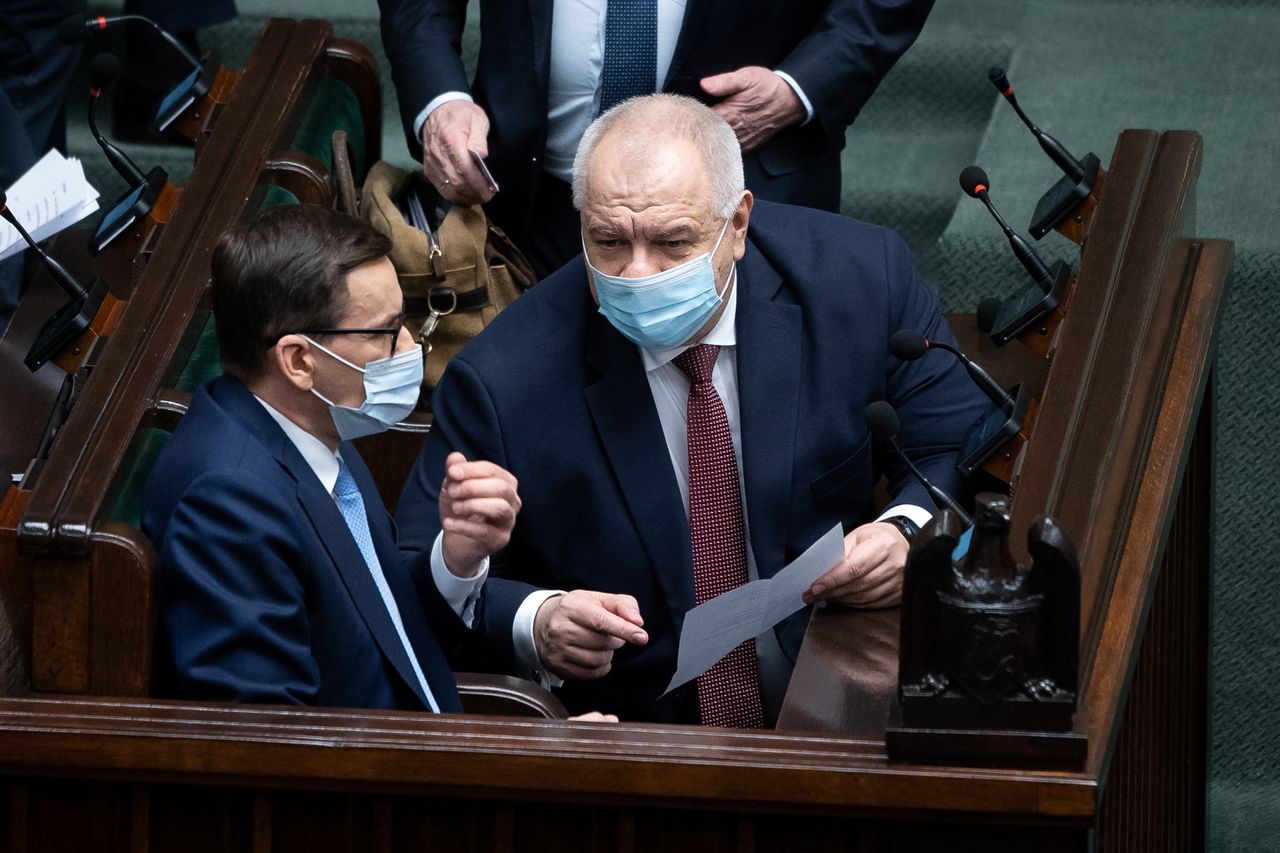 Premier o "podatku Sasina": Europa zachęca do opodatkowania nadmiarowych zysków