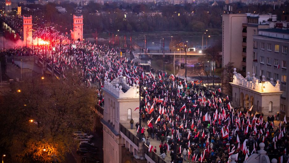 Warszawa. Ratusz wzywa władze dzielnicy, aby nie przedłużały umowy najmu organizatorom marszu