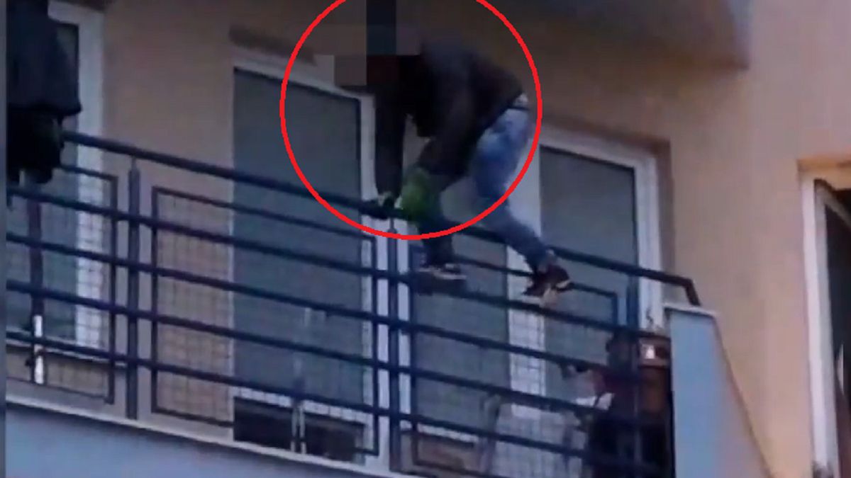 Jeden ze sprawców został zatrzymany, gdy uciekał po balkonach